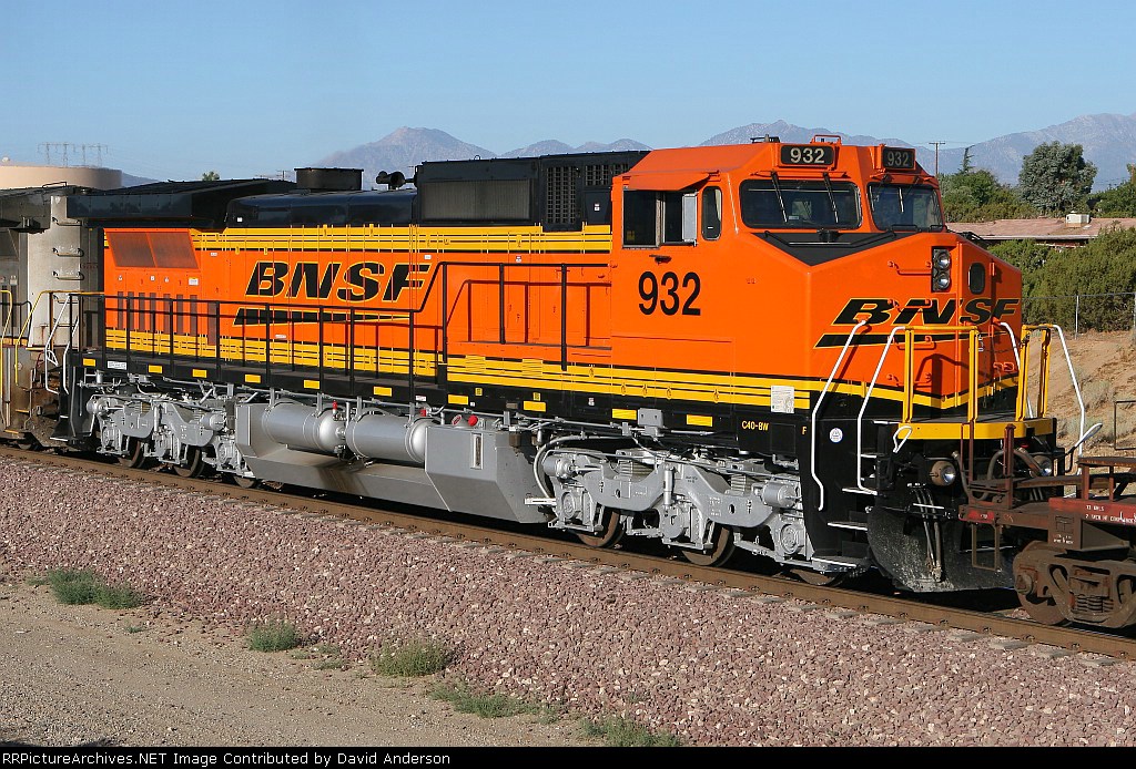 BNSF 932